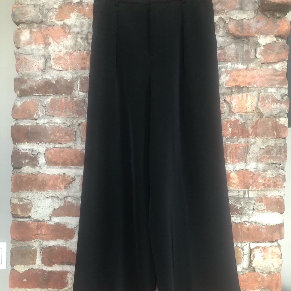 Uniqlo wide leg cropped pants